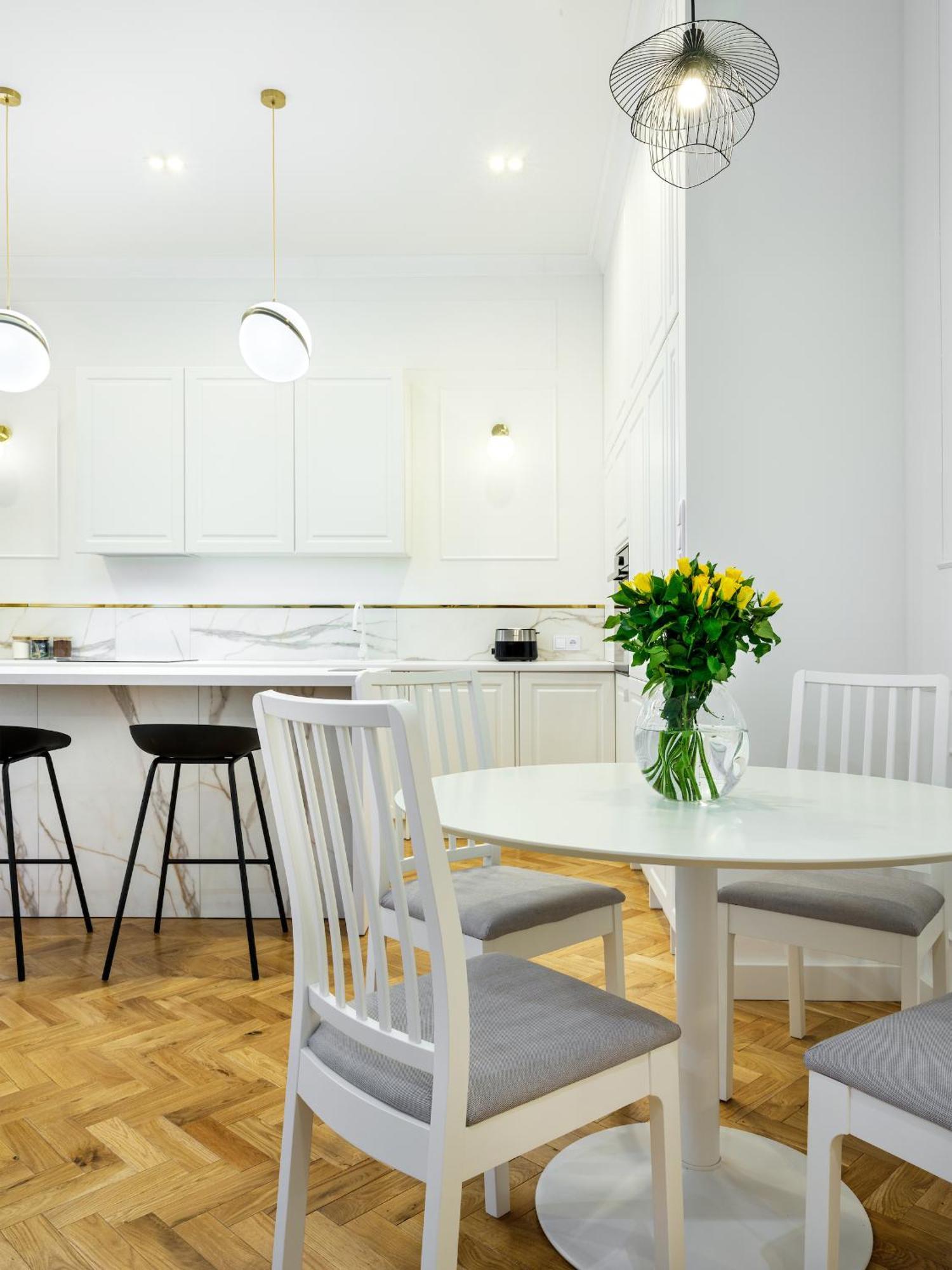 Tyzenhauz Apartments Krowoderska Street 克拉科夫 外观 照片